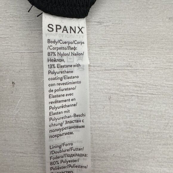 SPANX Black Faux Leather Leggings Shimmer w/ Crack Effect Women Small Shaping - Picture 9 of 15